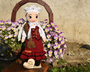 Szydełkowa lalka